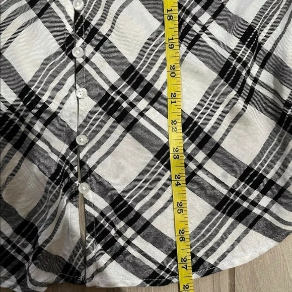 Lucky Brand Womens Plaid Button Up Shirt size M Black White Button Up Back - Picture 6 of 7